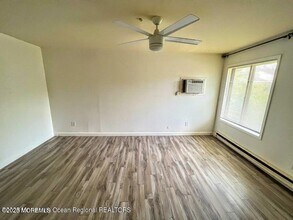 55 Amberly Dr in Englishtown, NJ - Building Photo - Building Photo