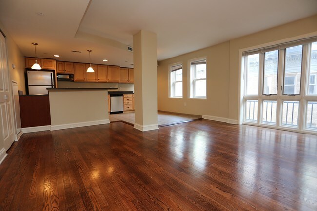 Park Lane Villa in Cleveland, OH - Building Photo - Interior Photo