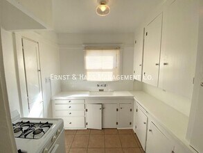 317 1/2 Temple Ave in Long Beach, CA - Building Photo - Building Photo