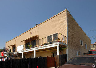 830 E Edgeware Rd in Los Angeles, CA - Building Photo - Building Photo