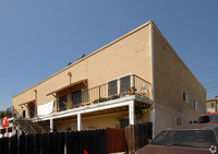 830 E Edgeware Rd in Los Angeles, CA - Foto de edificio - Building Photo