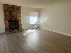 43837 David St in Lancaster, CA - Building Photo - Building Photo