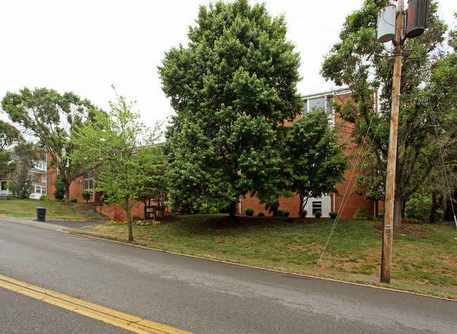 Southeby Square in Roanoke, VA - Building Photo - Building Photo