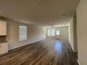 1801 T H Johnson Dr in Taylor, TX - Building Photo - Building Photo