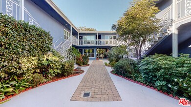 11284 Montana Ave in Los Angeles, CA - Building Photo - Building Photo