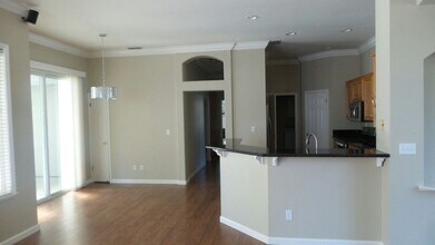 4412 Moreau Ct in Elk Grove, CA - Foto de edificio - Building Photo
