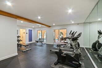 Windsor Villas in Glendale, CA - Building Photo - Building Photo