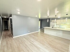 25 Harding St in Beaufort, SC - Foto de edificio - Building Photo