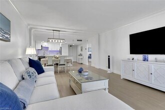 1 Bluebill Ave in Naples, FL - Building Photo - Building Photo