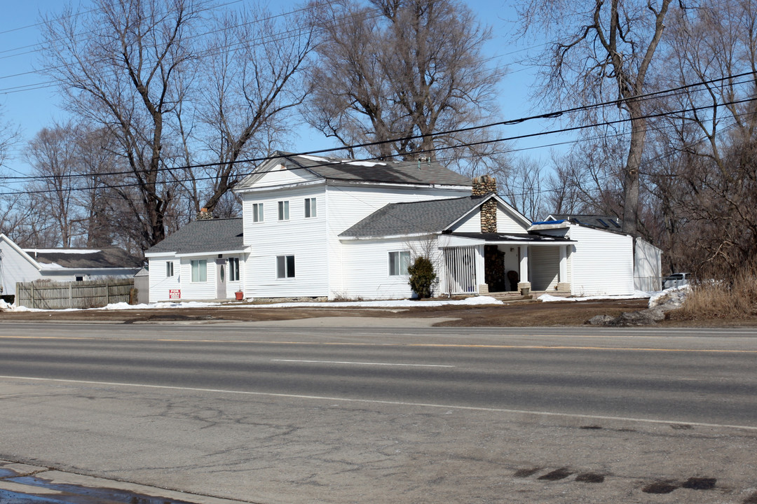 9264 Dixie Hwy in Clarkston, MI - Building Photo