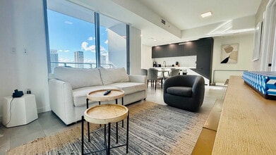 227 NE 2nd St in Miami, FL - Building Photo - Building Photo