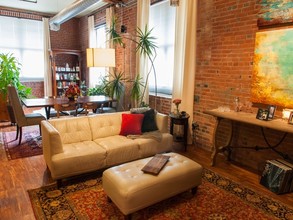 Lofts at Lafayette Square in St. Louis, MO - Building Photo - Interior Photo