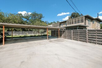 442 E Huisache Ave in San Antonio, TX - Building Photo - Building Photo