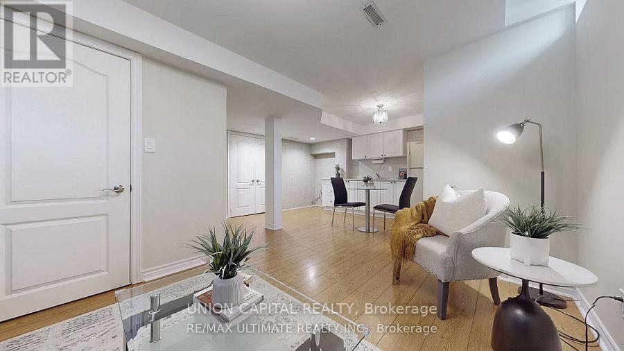 46 Clover St in Markham, ON - Building Photo