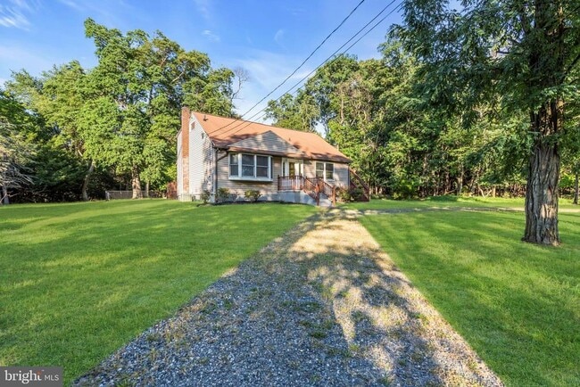 165 Lakeview Dr S in Gibbsboro, NJ - Building Photo - Building Photo