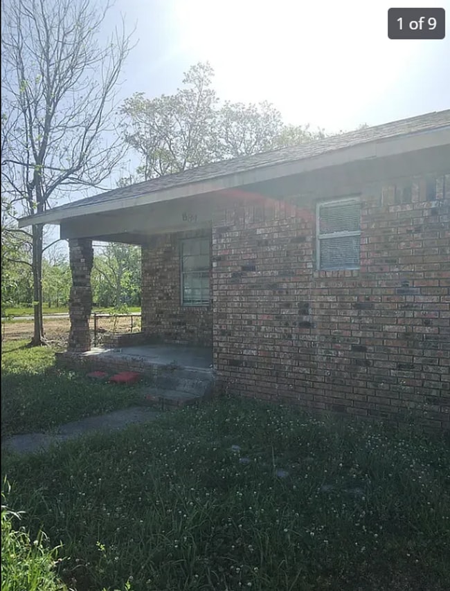 property at 834 18th St