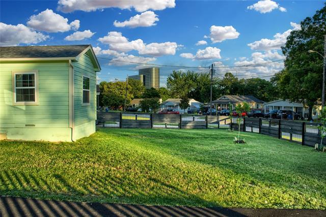 5602 Mesa Cir in Dallas, TX - Building Photo - Building Photo