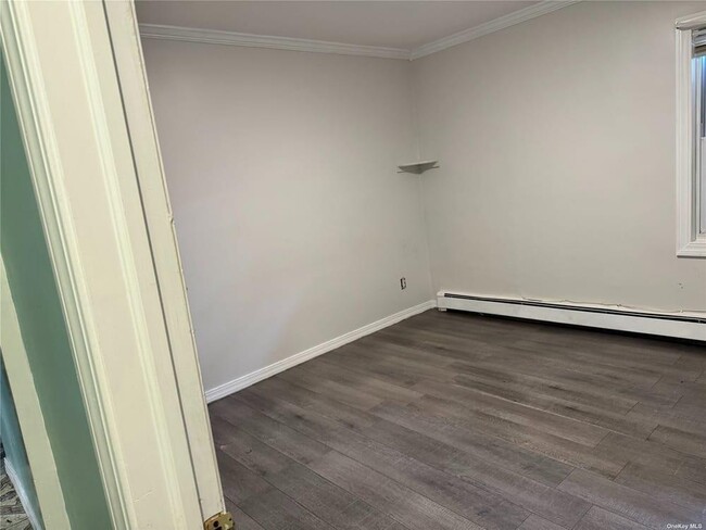 15 Allen St in Hempstead, NY - Building Photo - Building Photo