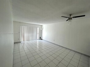1225 NE 124th St in North Miami, FL - Building Photo - Building Photo