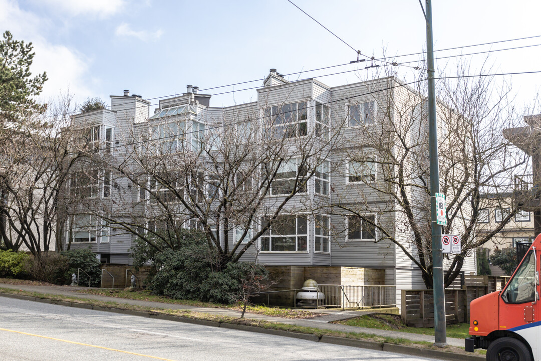 The Nicolyn in Vancouver, BC - Building Photo