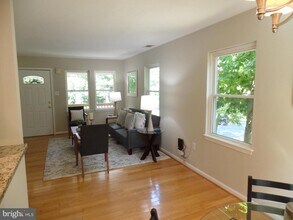 2018 Griffith Rd in Falls Church, VA - Building Photo - Building Photo