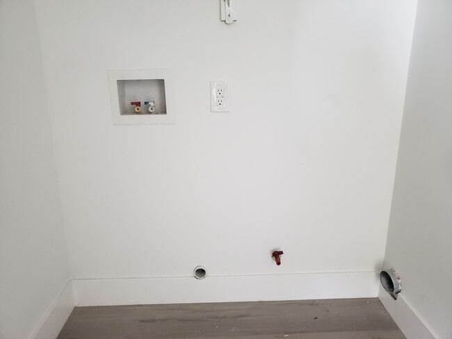 property at 10960 Avalon Blvd