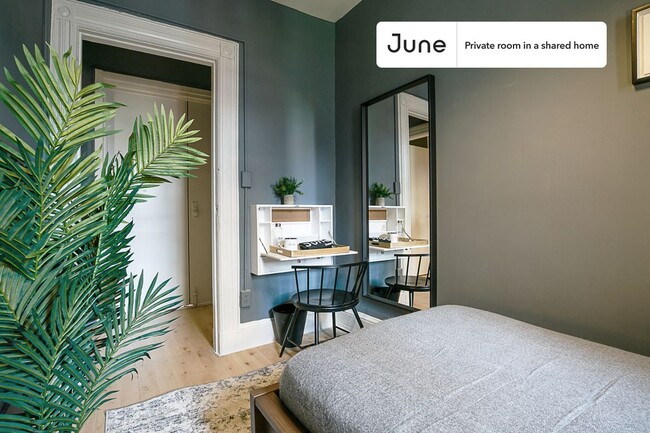 Private bedroom in 5 bed/1 bath Home in New York, NY - Building Photo - Building Photo