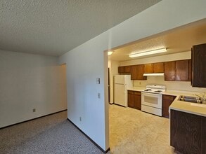 Green Apartments in Fargo, ND - Foto de edificio - Building Photo