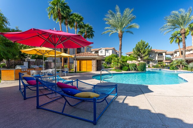 San Portella in Tempe, AZ - Foto de edificio - Building Photo