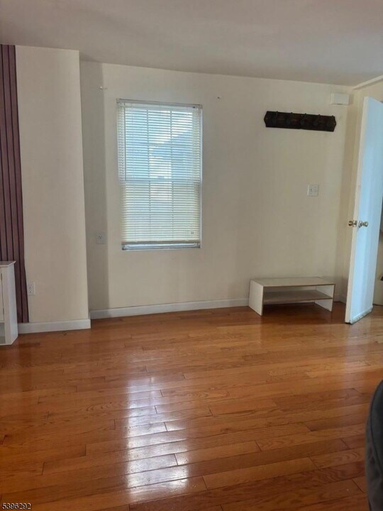 306 Dodd St in East Orange, NJ - Building Photo