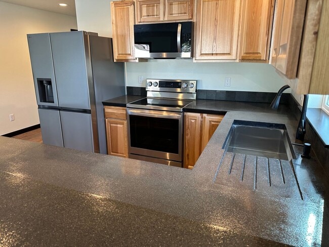 63622 Centennial Rd in Coos Bay, OR - Building Photo - Building Photo