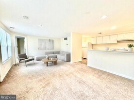 4342 Pembrook Village Dr in Alexandria, VA - Building Photo