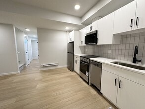 20732-20724 24 Ave NW in Edmonton, AB - Building Photo - Building Photo