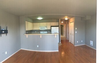 600 N 85th St, Unit 310 in Seattle, WA - Foto de edificio - Building Photo