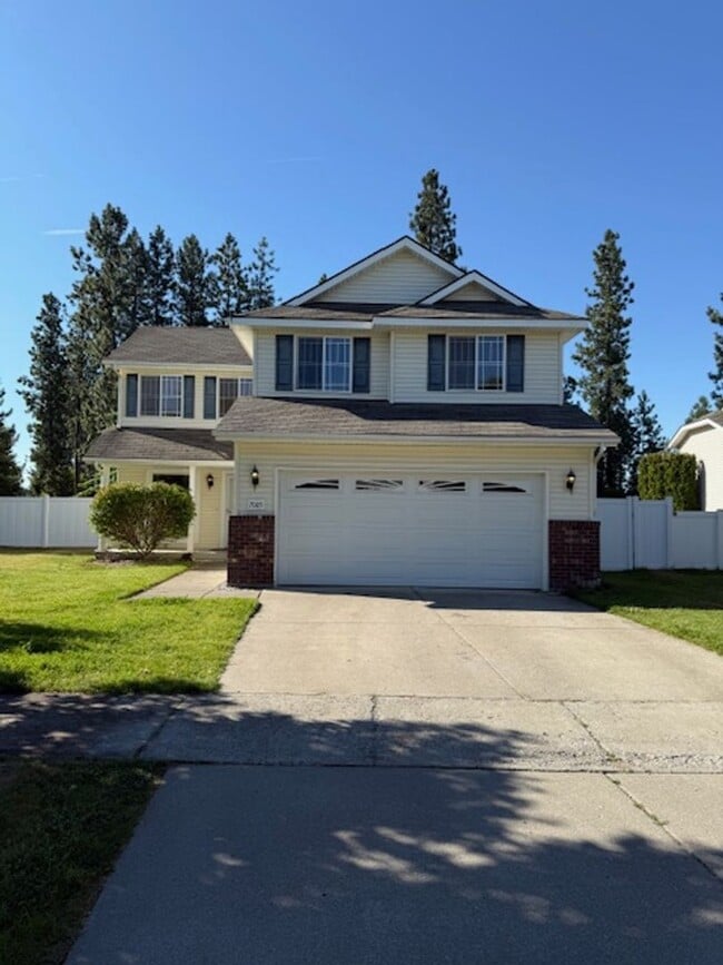 7005 N Joanna Dr in Coeur d'Alene, ID - Building Photo - Building Photo