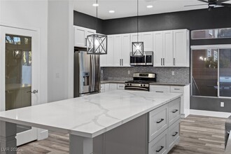 4630 Laguna Vista St in Las Vegas, NV - Building Photo - Building Photo