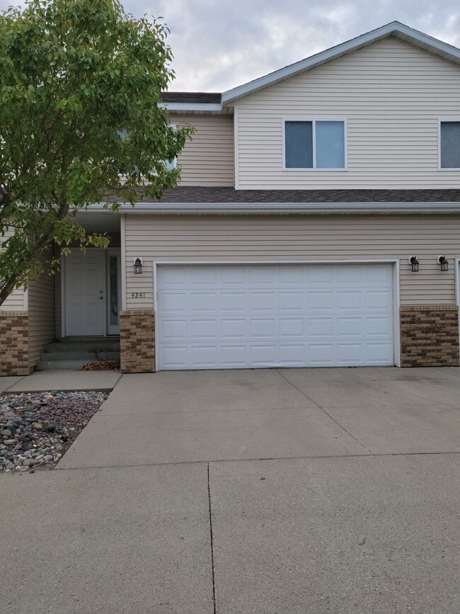 property at 4241 Estate Dr S