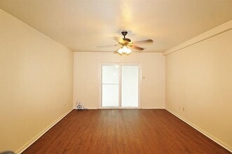 110 Olive St in Waxahachie, TX - Building Photo - Building Photo