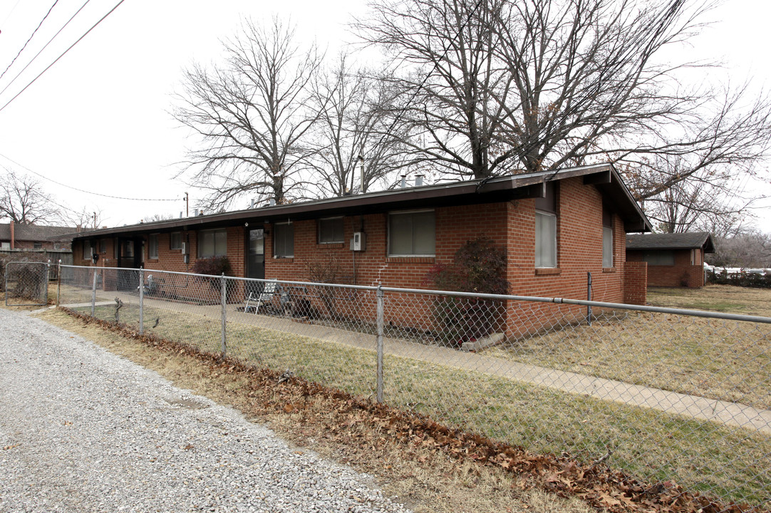 Williams Apartments in Bartlesville, OK - Building Photo