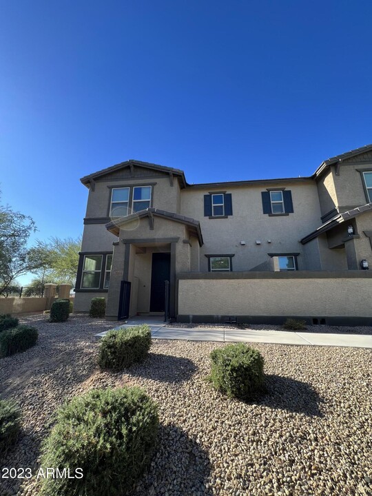 14870 W Encanto Blvd in Goodyear, AZ - Building Photo