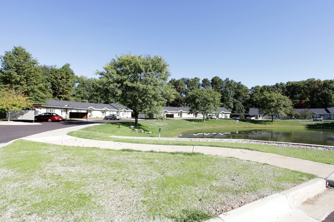 Hearthside Apartments in Portage, MI - Foto de edificio - Building Photo