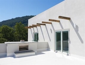 966 Wauka Ridge Rd in Clermont, GA - Foto de edificio - Building Photo