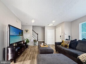 7246 Mahogany Dr in Summerfield, MD - Building Photo - Building Photo