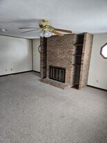 102 S Metts St in Ossian, IN - Building Photo