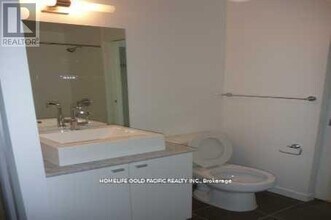 103 The Queensway in Toronto, ON - Building Photo - Building Photo