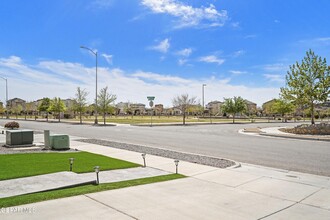 4592 Marisabel Azcarate St in El Paso, TX - Foto de edificio - Building Photo