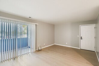 10702 E Exposition Ave in Aurora, CO - Building Photo - Building Photo