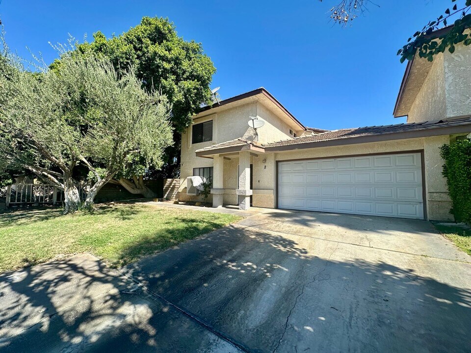 32415 Canyon Vista Rd in Cathedral City, CA - Building Photo