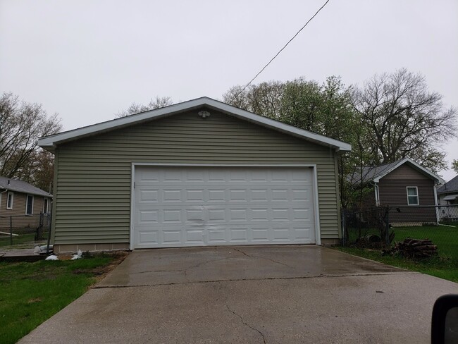 719 Wallgate Ave in Waterloo, IA - Building Photo - Building Photo