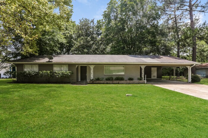 251 Southbrook Dr in Jackson, MS - Building Photo